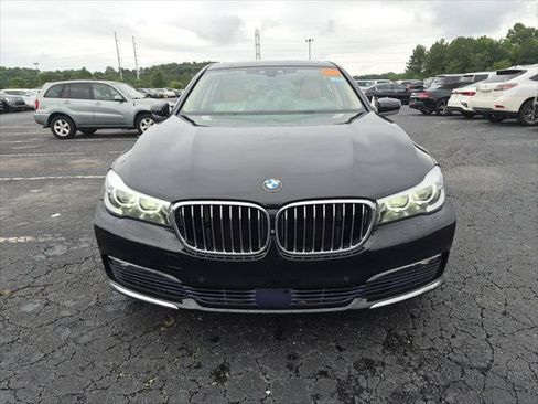 Used 2017 BMW 740i RWD image 3
