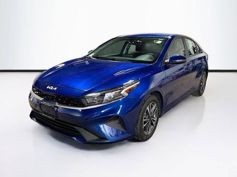 Used 2024 Kia Forte LXS w/ LXS Technology Package image 3