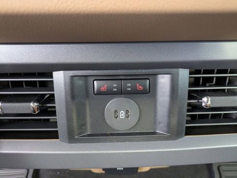 New 2026 Ford F250 Lariat w/ Black Appearance Package image 16