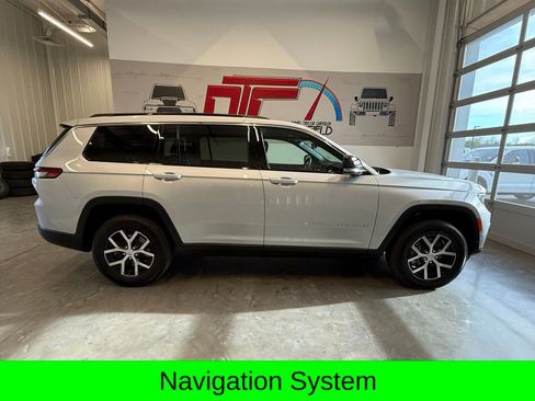 Used 2025 Jeep Grand Cherokee L Limited w/ Luxury Tech Group II image 2