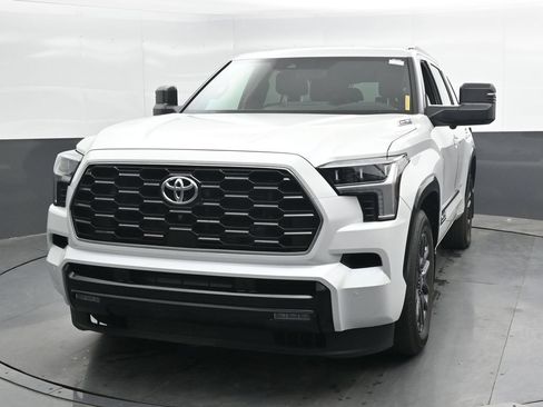 Used 2025 Toyota Sequoia Platinum AWD/4WD image 8