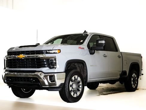 Used 2024 Chevrolet Silverado 2500 LT w/ All Star Edition AWD/4WD image 3
