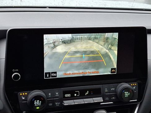 Used 2024 Toyota Grand Highlander XLE image 18