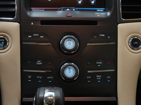 Used 2015 Ford Taurus SEL w/ Equipment Group 201A FWD image 17