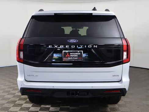 Used 2025 Ford Expedition Max Active AWD/4WD image 13
