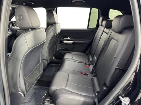 Used 2022 Mercedes-Benz GLB 250 w/ Premium Package image 41