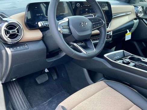 New 2026 Chevrolet Equinox ACTIV w/ Convenience Package III AWD/4WD image 15