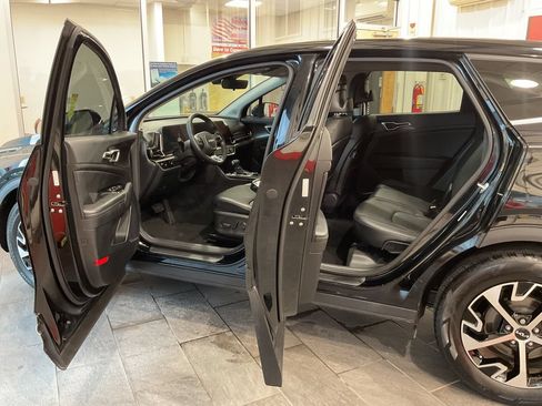 Used 2024 Kia Sportage EX FWD image 10