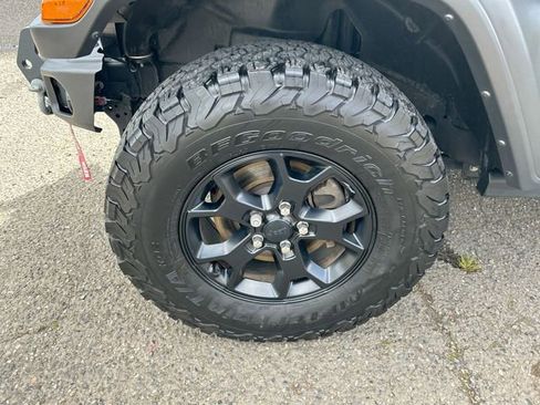 Used 2021 Jeep Wrangler Sport image 31