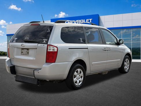 Used 2010 Kia Sedona LX FWD image 7