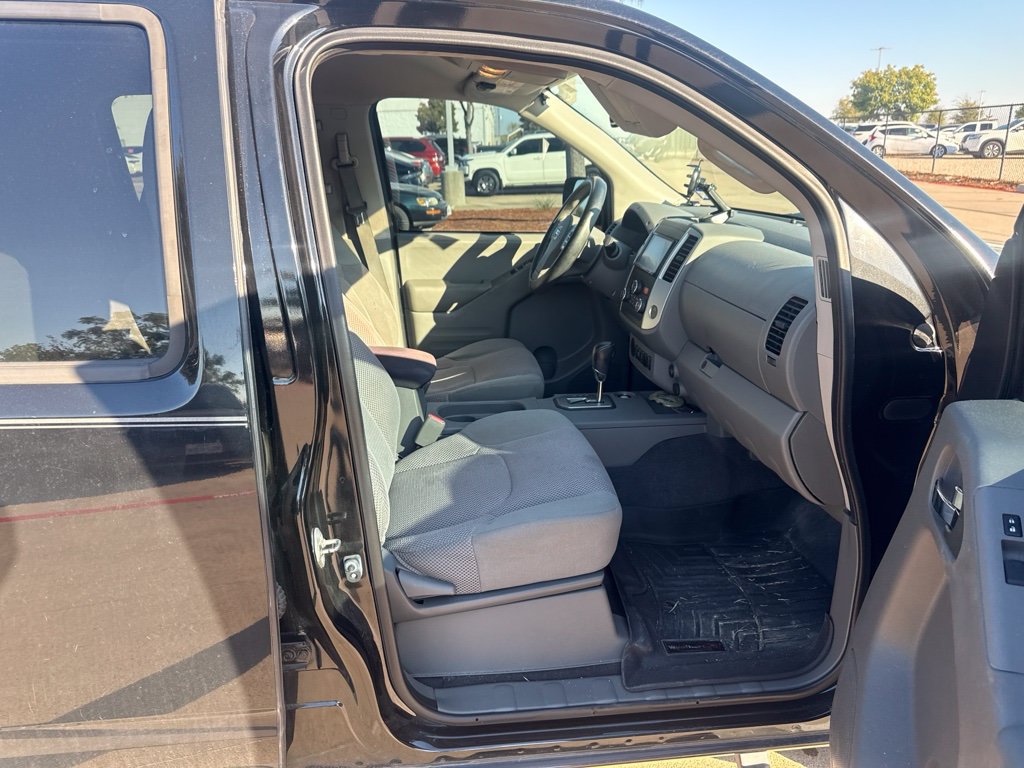 Used 2020 Nissan Frontier SV w/ Midnight Edition Floor Mats RWD image 13