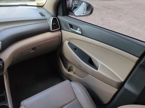 Used 2020 Hyundai Tucson Limited FWD image 17