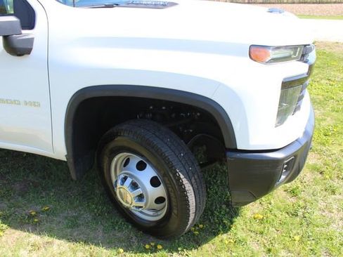 Used 2025 Chevrolet Silverado 3500 W/T image 6