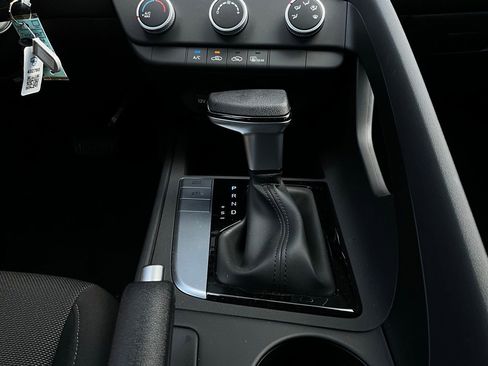 Used 2026 Hyundai Elantra SE image 22