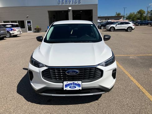 Used 2023 Ford Escape Active AWD/4WD image 3
