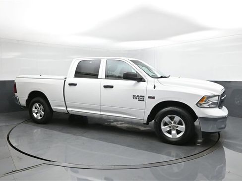 Used 2022 RAM 1500 Classic SLT image 17