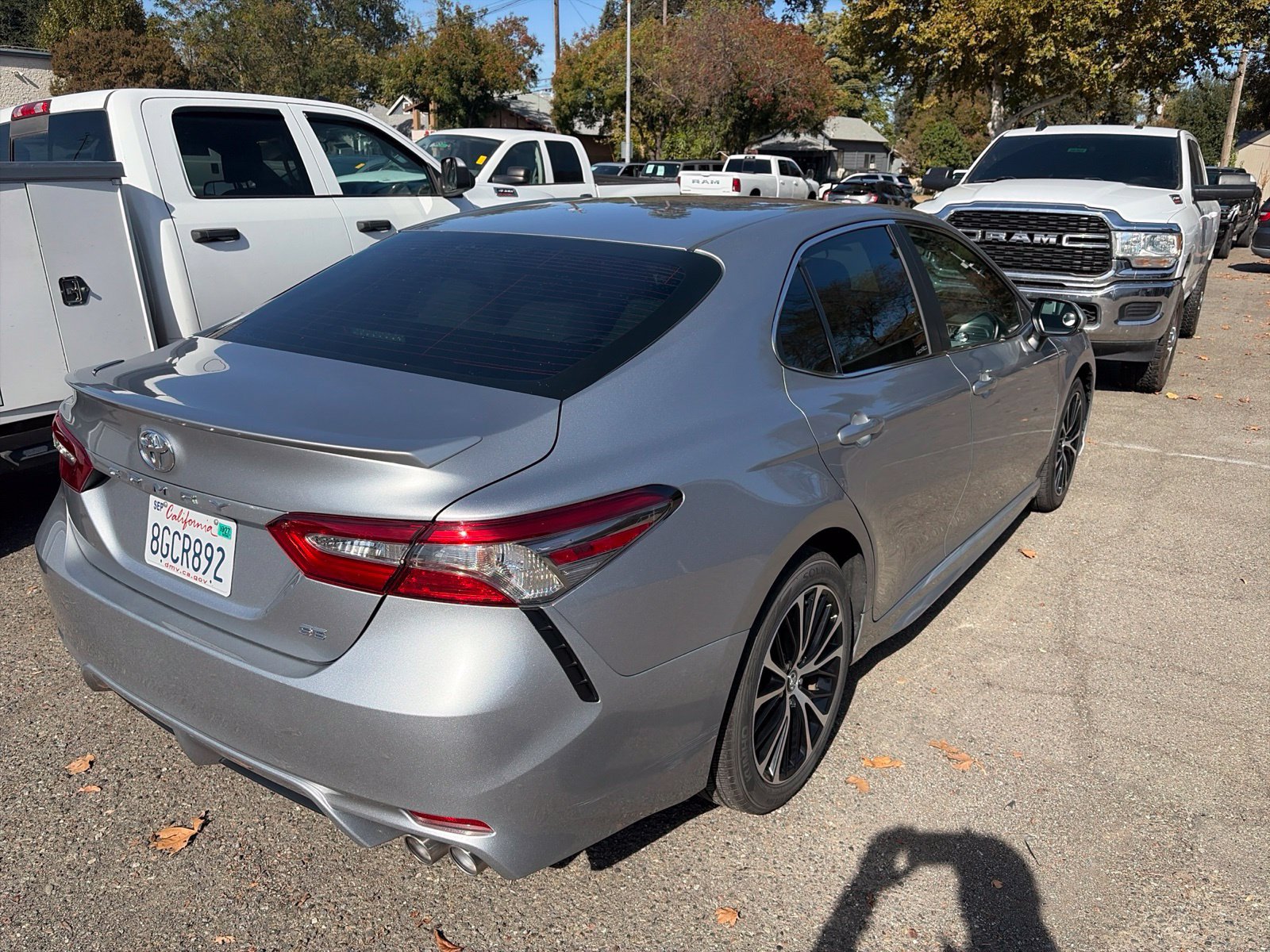 Used 2018 Toyota Camry SE FWD image 3