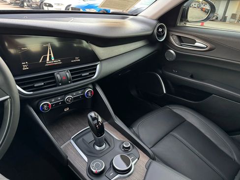 Used 2018 Alfa Romeo Giulia Ti image 41