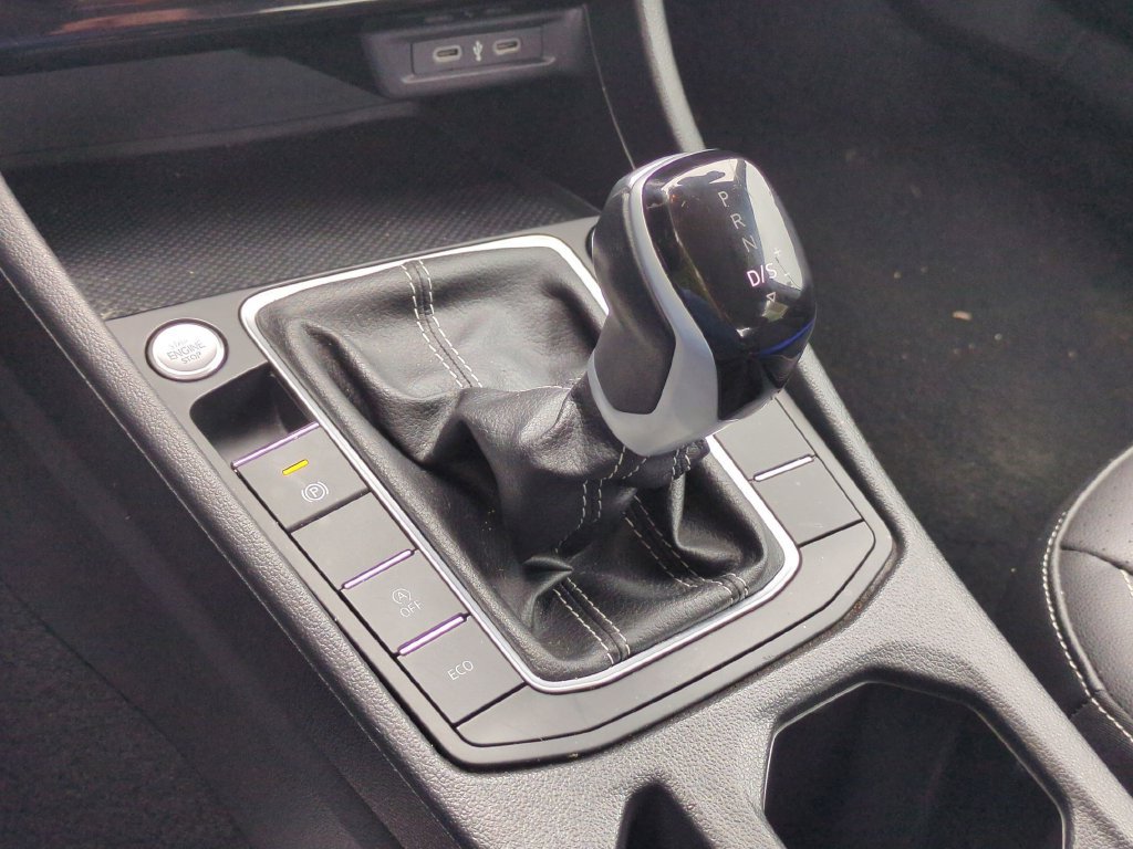 Used 2024 Volkswagen Jetta SE FWD image 25