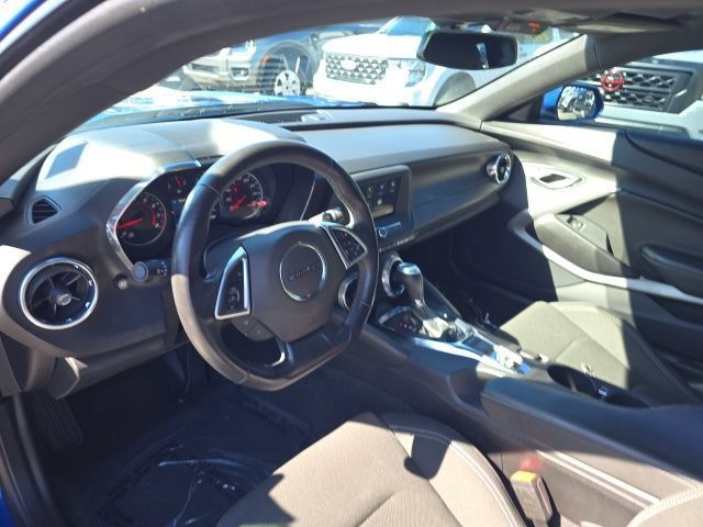 Used 2019 Chevrolet Camaro LT RWD image 9