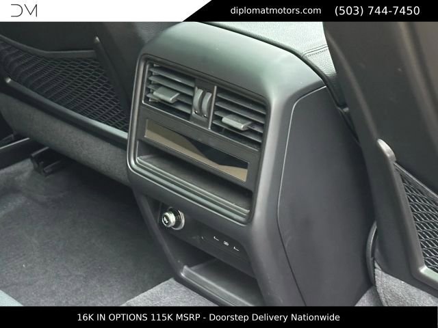 Used 2025 Porsche Cayenne E-Hybrid AWD/4WD image 23