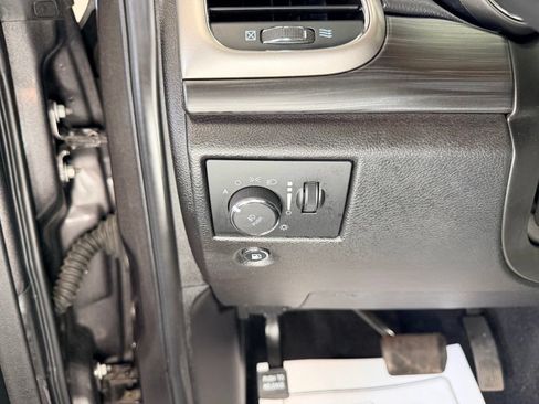 Used 2021 Jeep Grand Cherokee Laredo AWD/4WD image 15