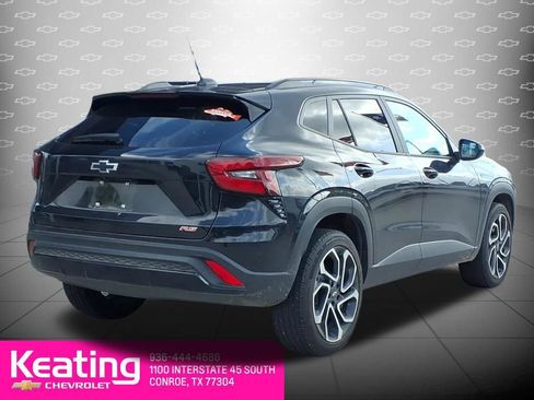 Used 2025 Chevrolet Trax RS w/ Sunroof Package image 6