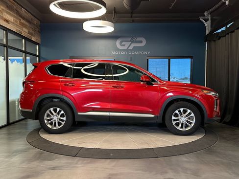 Used 2019 Hyundai Santa Fe SEL AWD/4WD image 2