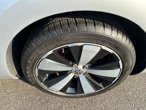 Used 2012 Volkswagen Beetle Turbo FWD image 29