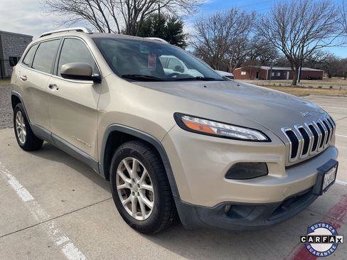Used 2015 Jeep Cherokee Latitude image 4