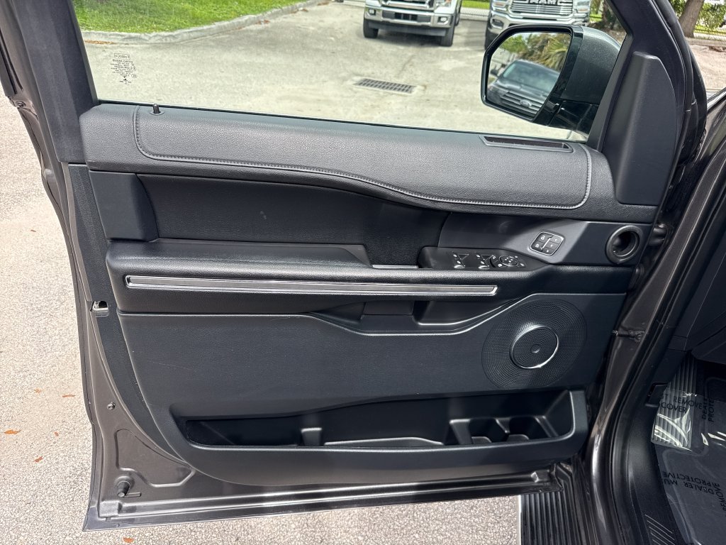 Used 2021 Ford Expedition XLT RWD image 14