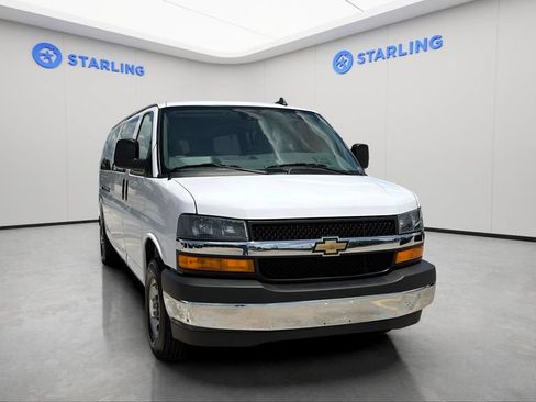 Certified 2025 Chevrolet Express 3500 LT w/ LT Preferred Equipment Group RWD image 14