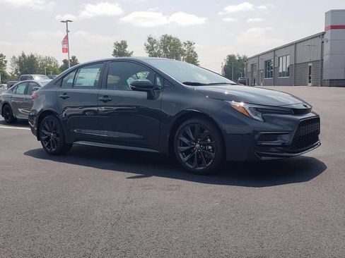 Used 2026 Toyota Corolla XSE FWD image 3