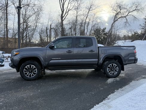 Used 2021 Toyota Tacoma TRD Sport image 8