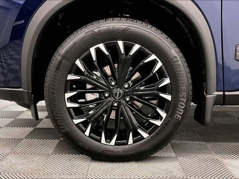 New 2026 Nissan Rogue SV FWD image 13