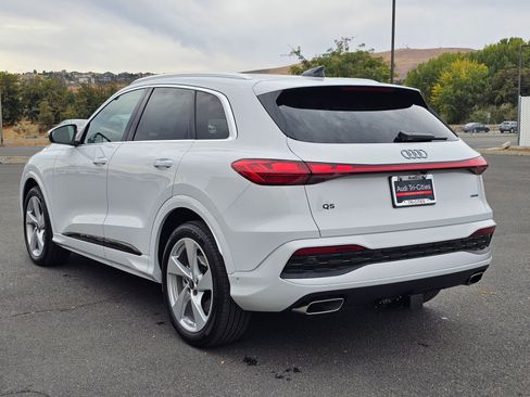 New 2025 Audi Q5 Prestige image 4