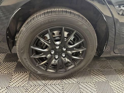 Used 2019 Toyota Corolla LE image 16