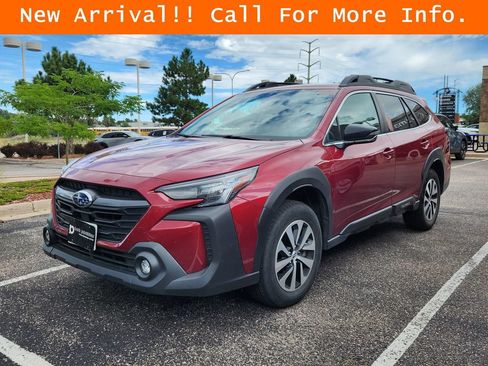 Used 2025 Subaru Outback Premium AWD/4WD image 3