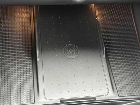 Used 2025 Volvo XC40 B5 Core w/ Protection Package Premier image 30