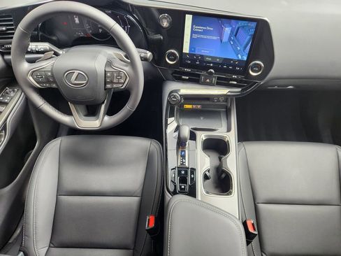 Used 2025 Lexus NX 250 FWD w/ Premium Package image 27