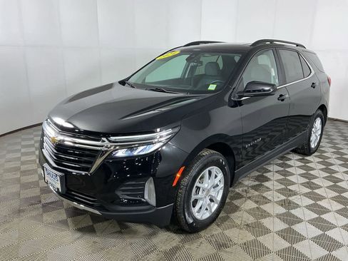 Used 2024 Chevrolet Equinox LT image 3