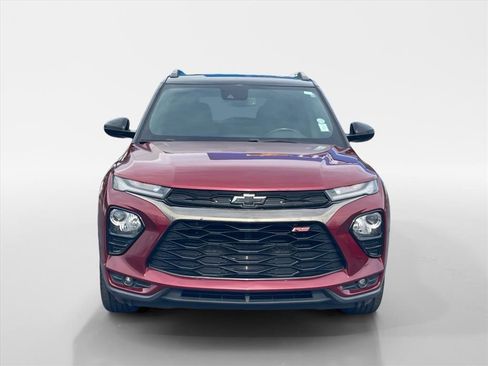 Used 2023 Chevrolet TrailBlazer RS w/ Sun and Liftgate Package FWD image 2