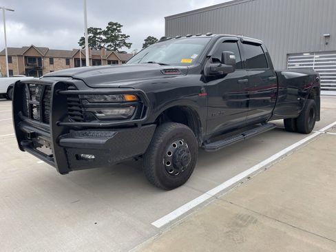 Used 2025 RAM 3500 Big Horn AWD/4WD image 1