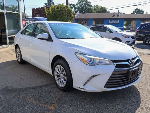 Used 2015 Toyota Camry LE FWD image 7
