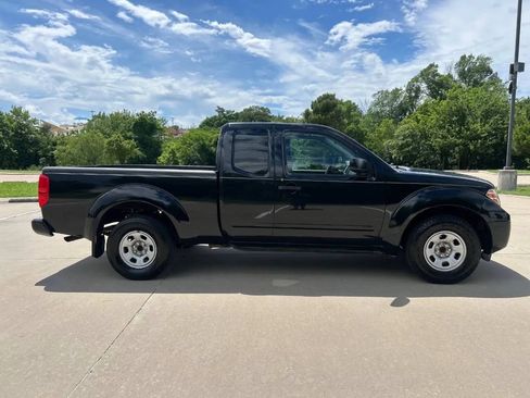 Used 2019 Nissan Frontier S RWD image 5