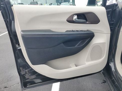 Used 2020 Chrysler Voyager LX w/ Cold Weather Group image 38