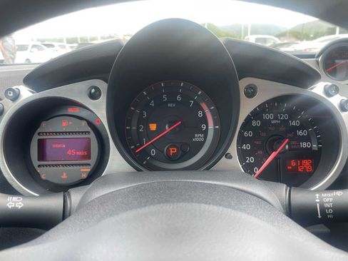 Used 2014 Nissan 370Z Coupe RWD image 10