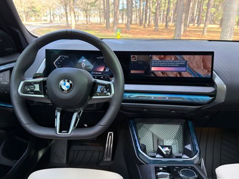 Certified 2025 BMW X3 xDrive30i w/ M Sport Package image 3