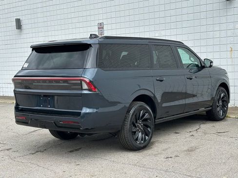 New 2026 Lincoln Navigator L Reserve AWD/4WD image 32