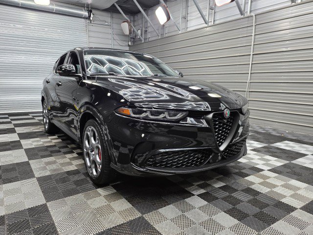 Used 2024 Alfa Romeo Tonale Veloce AWD/4WD image 5